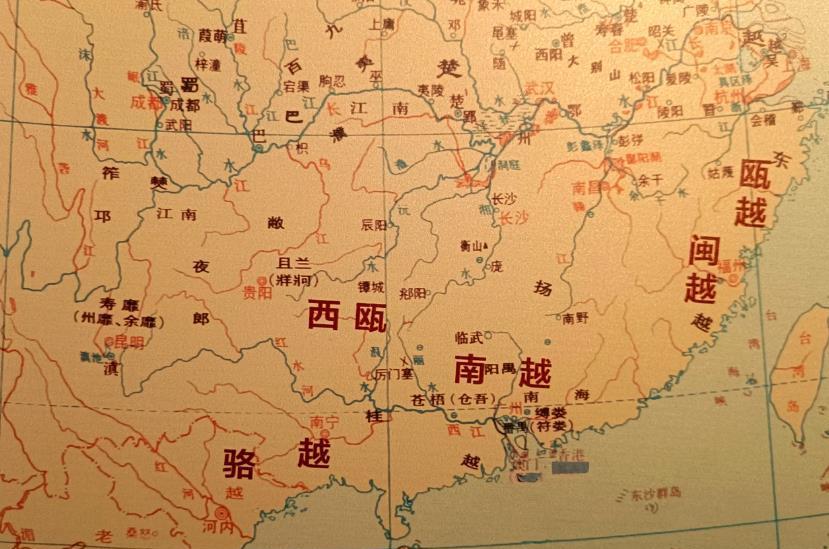 越南本来想叫南越，南越国古代包括广西和广东地区，国都在广州两千多年前的赵佗建立