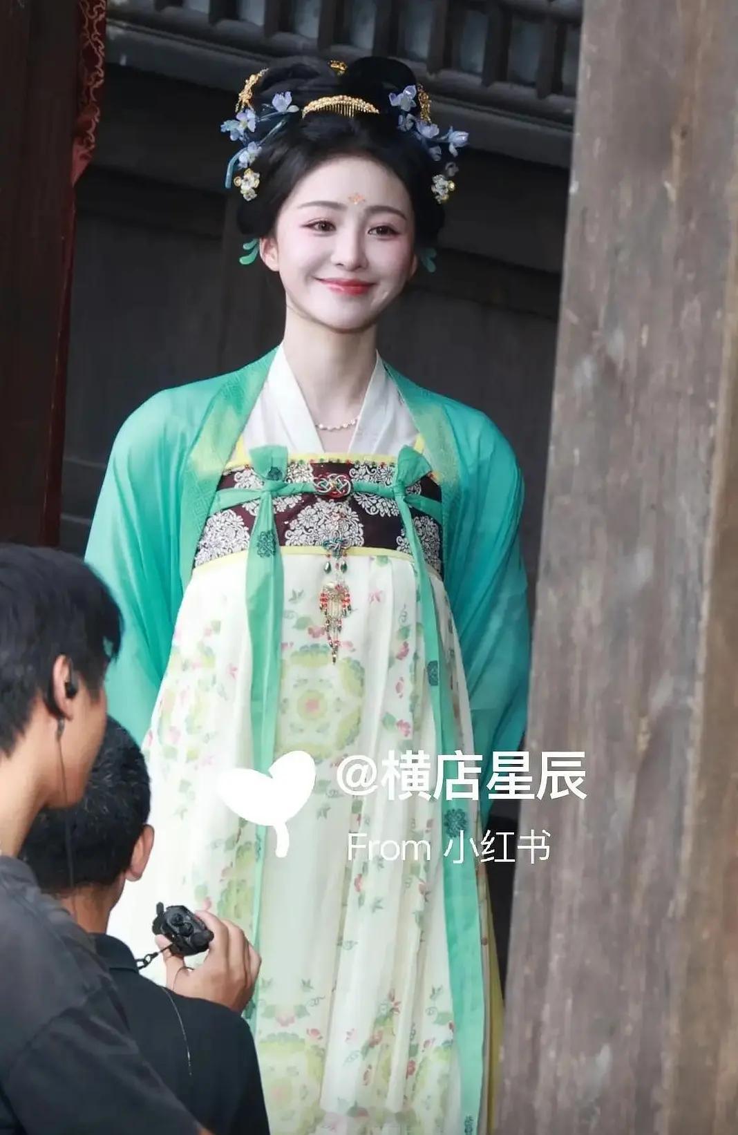 小田曦薇来了，没有刘海的那种