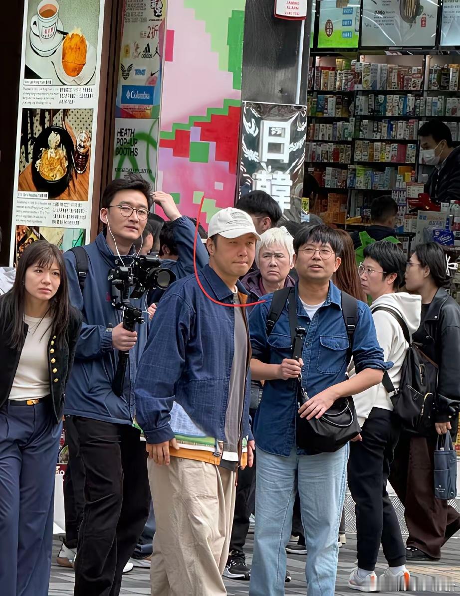 大家可能觉得他很普通吧！但大家知道吗？女明星沈梦辰居然说是她自己主动追求的杜海涛
