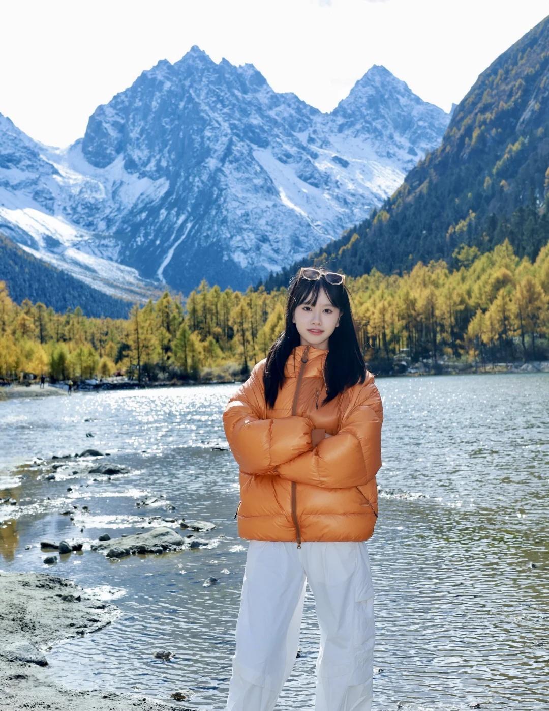 徒步毕棚沟雪山童话世界！！毕棚沟的秋冬绝对是神仙季节！不仅能邂逅漫山红叶🍁