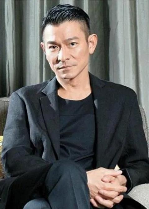 刘德华：为何他像恒星，而流量只是流星？娱乐圈明星起起落落，为何刘德华红了近4