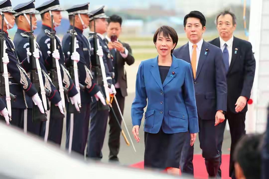 高市做出“反省”后，日本代表团请求访华，中方反应不出外界所料高市早苗两天内接