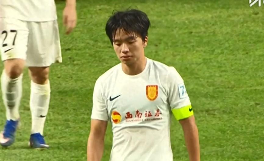 0:1，足协杯1/4决赛，一球惊魂，淘汰出局。重庆铜梁龙只留下了一声仰天长叹。天