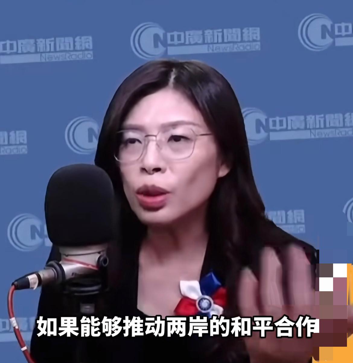 刚上任就掀桌!郑丽文这波操作,直接点破台湾政坛的“遮羞布”刚当上老大、椅子还