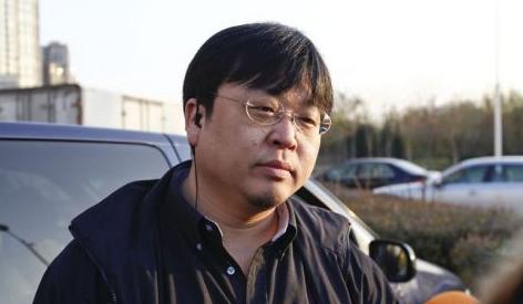 老罗人在香港了！老罗去香港这事确实有点意思。他之前怼西贝的预制菜，西贝