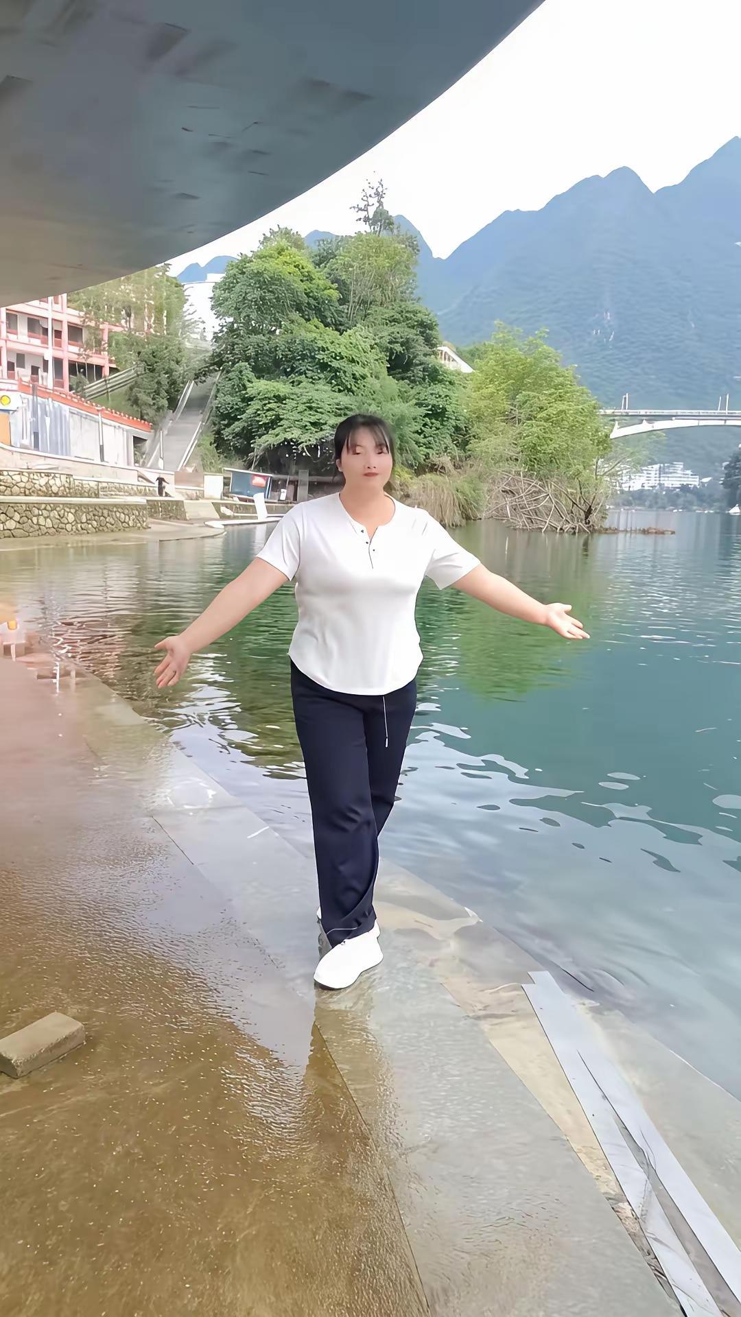 还是农村好啊！山美，水美，人也美