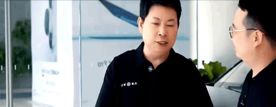 余承东还没来得及开口，赛力斯张兴海就抢先说了实话，单打独斗没有出路，跟余承东合作