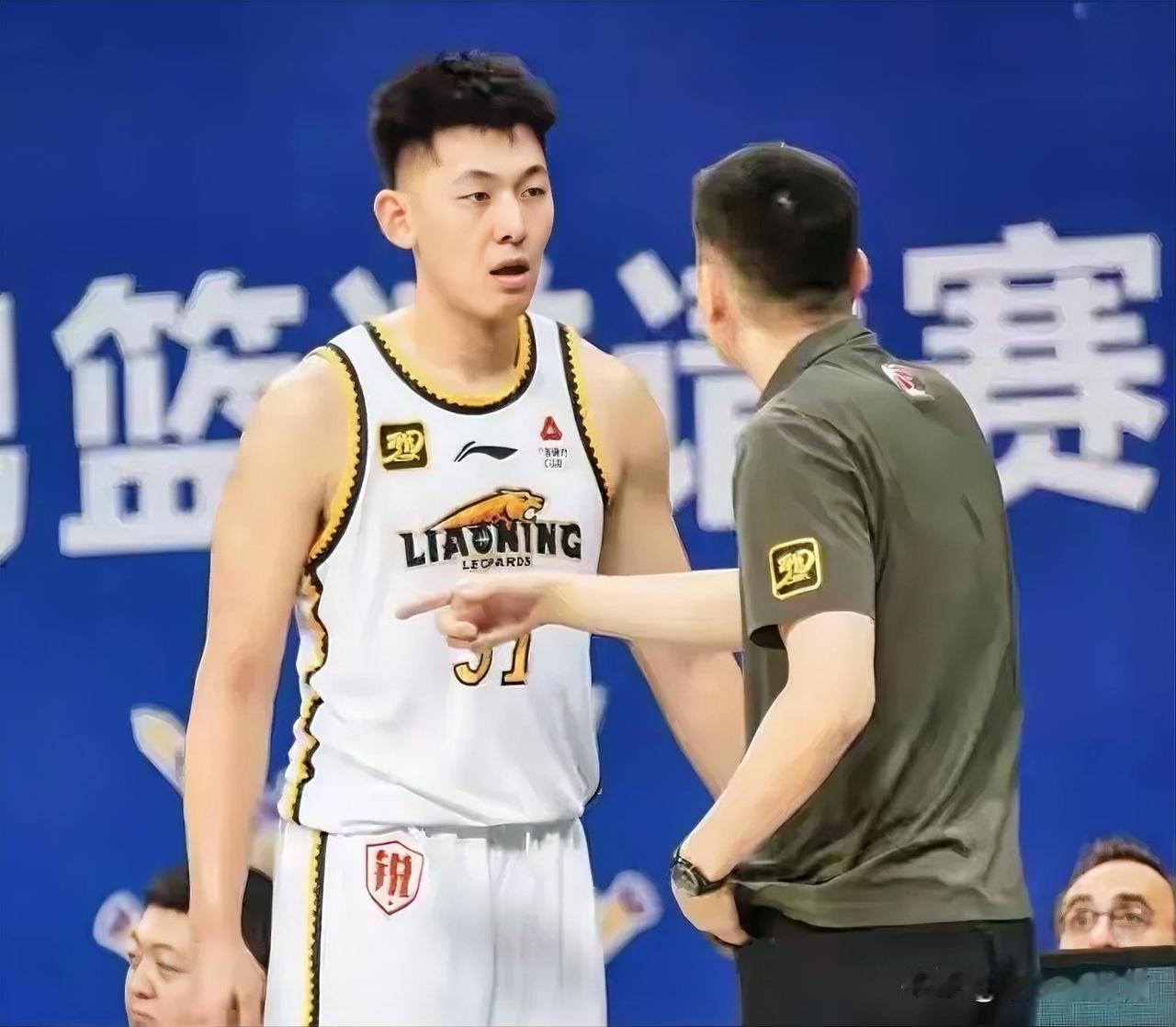 发现了吗？张陈志峰进步神速，主要还是因为杨鸣给他不断的上强度。不过还有一个人的帮