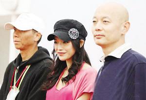 51岁葛优不肯吻32岁舒淇，冯小刚急得直挠头，最后拍出来的那个镜头，却成了整部电