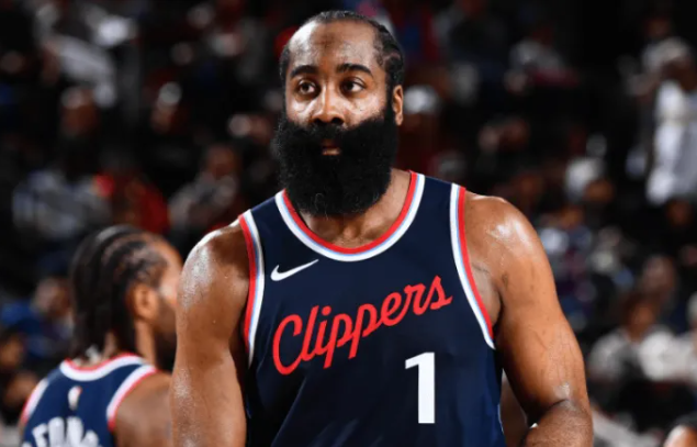 快船今日官方公布了球队明天与灰熊比赛的伤病报告。尼古拉斯-巴图姆（生病）出战成