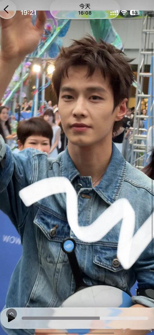 何与这变化也有点太大了吧？