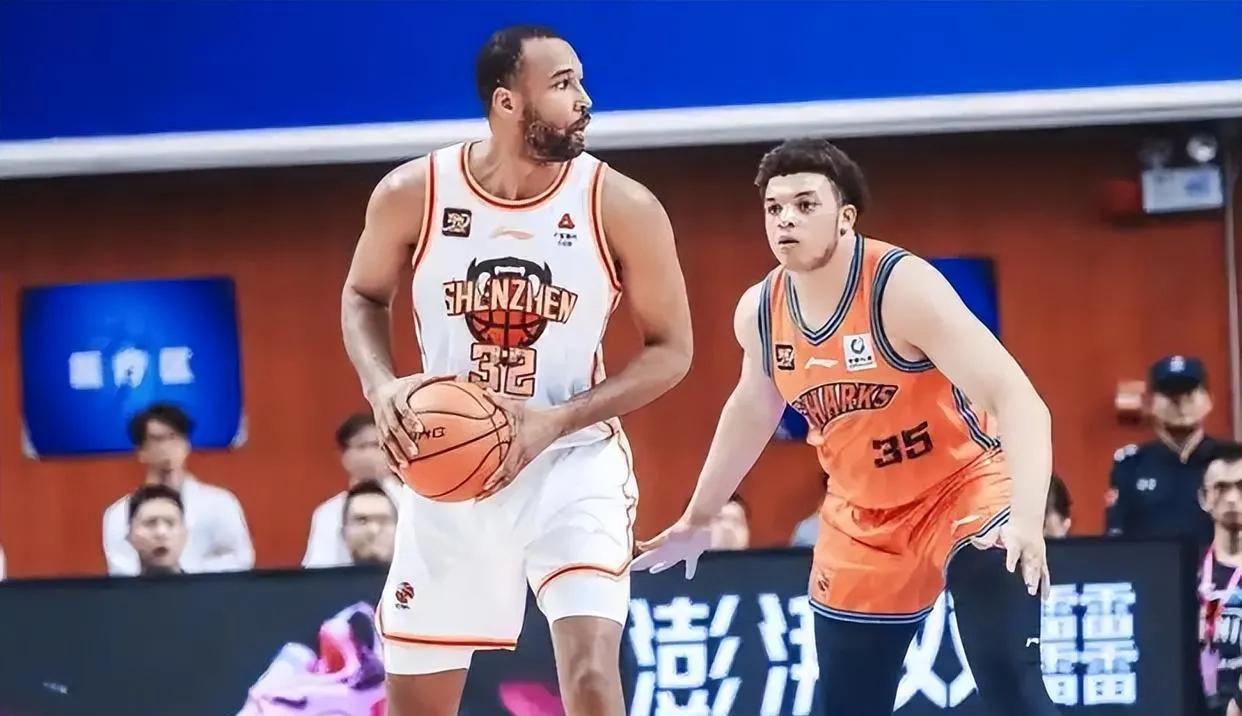 哈哈！广东宏远队在争抢深圳队大外援汤普森失败后，被经纪人（媒体人）嘲笑：你广太磨