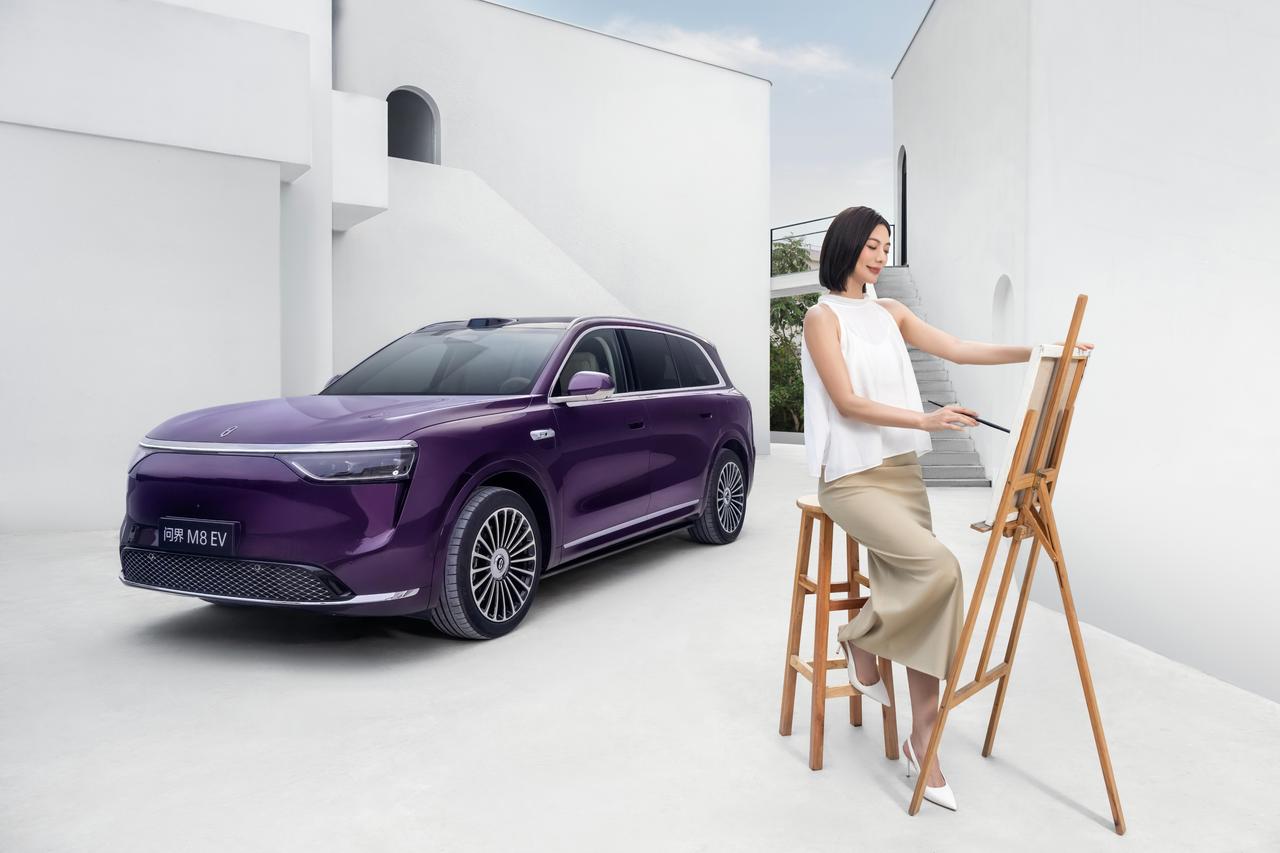 超五星安全加持，问界M8让全家出行底气十足对每个家庭来说，出行的头等大事就是安