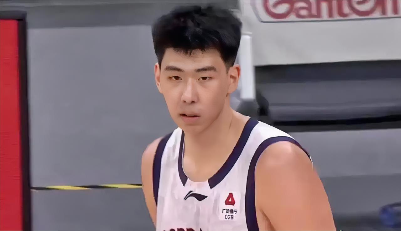 太可惜，广州88-89不敌北控，这2位球员虽败犹荣！1. 徐昕，内线攻防两