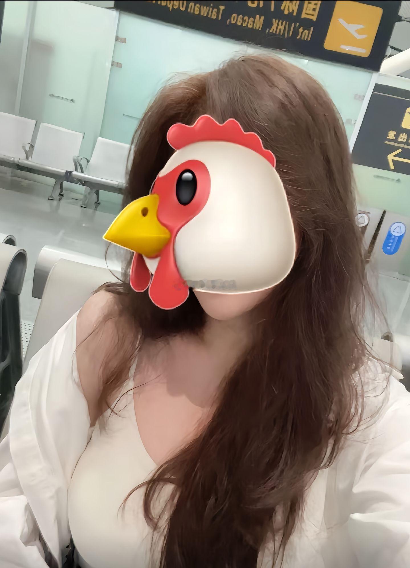 网友爆料，在一起六年多，结婚三年半，出轨近2年，和小三开房还买伟哥！