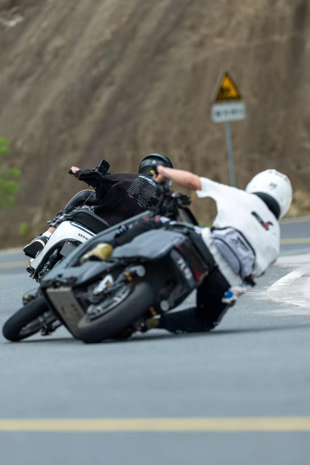 第一张以为是高手，第二张一看，搞事情的啊[捂脸哭][捂脸哭][捂脸哭]