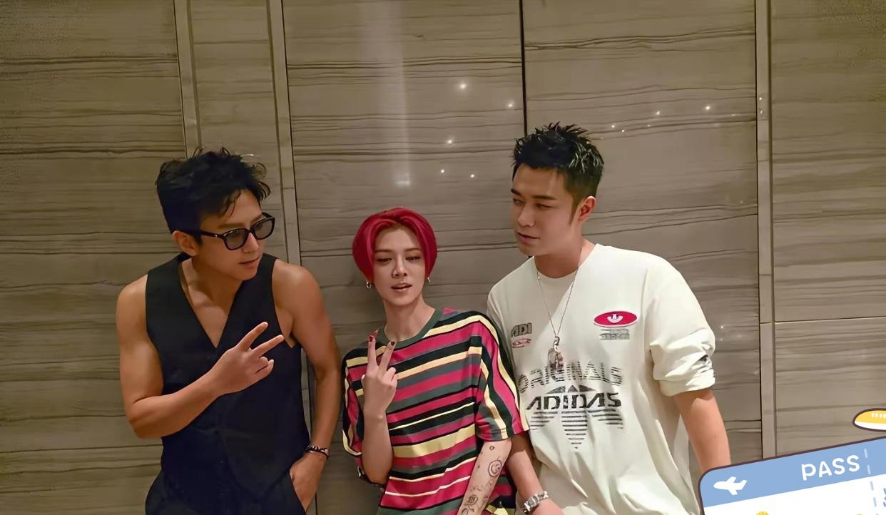 鹿晗怎么比女明星还瘦了？都快瘦成一道闪电了