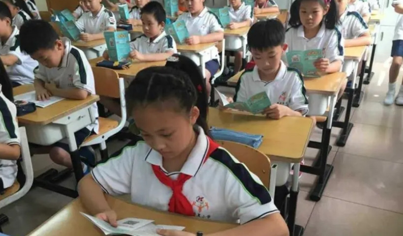 说出来你可能不信！孩子到初中是不是学霸，其实在小学就能看得出来了。1、小学孩