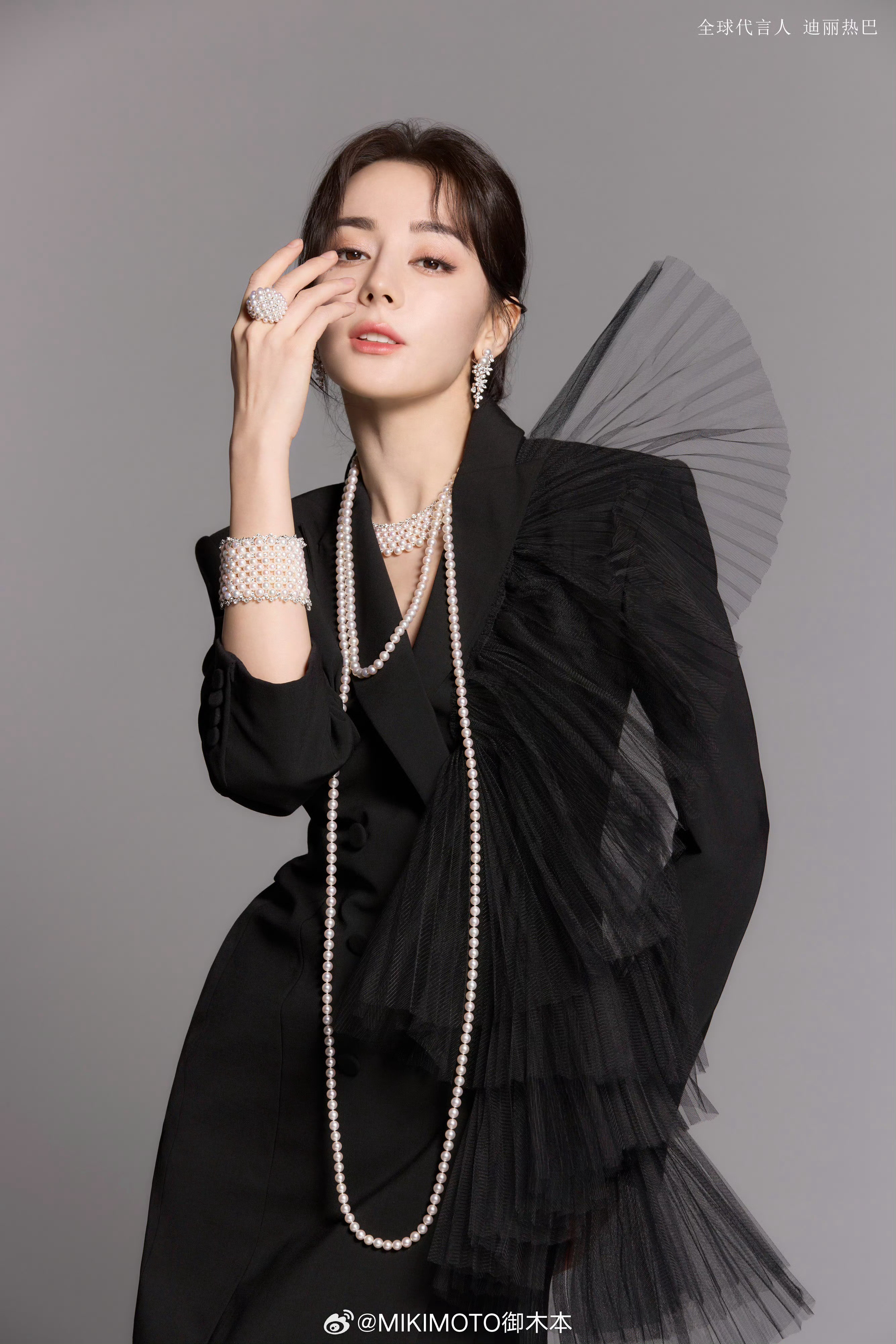 迪丽热巴国民度更高且【唯一】一位超话路好粉丝过千万的国民女演员迪丽热巴。【一番】