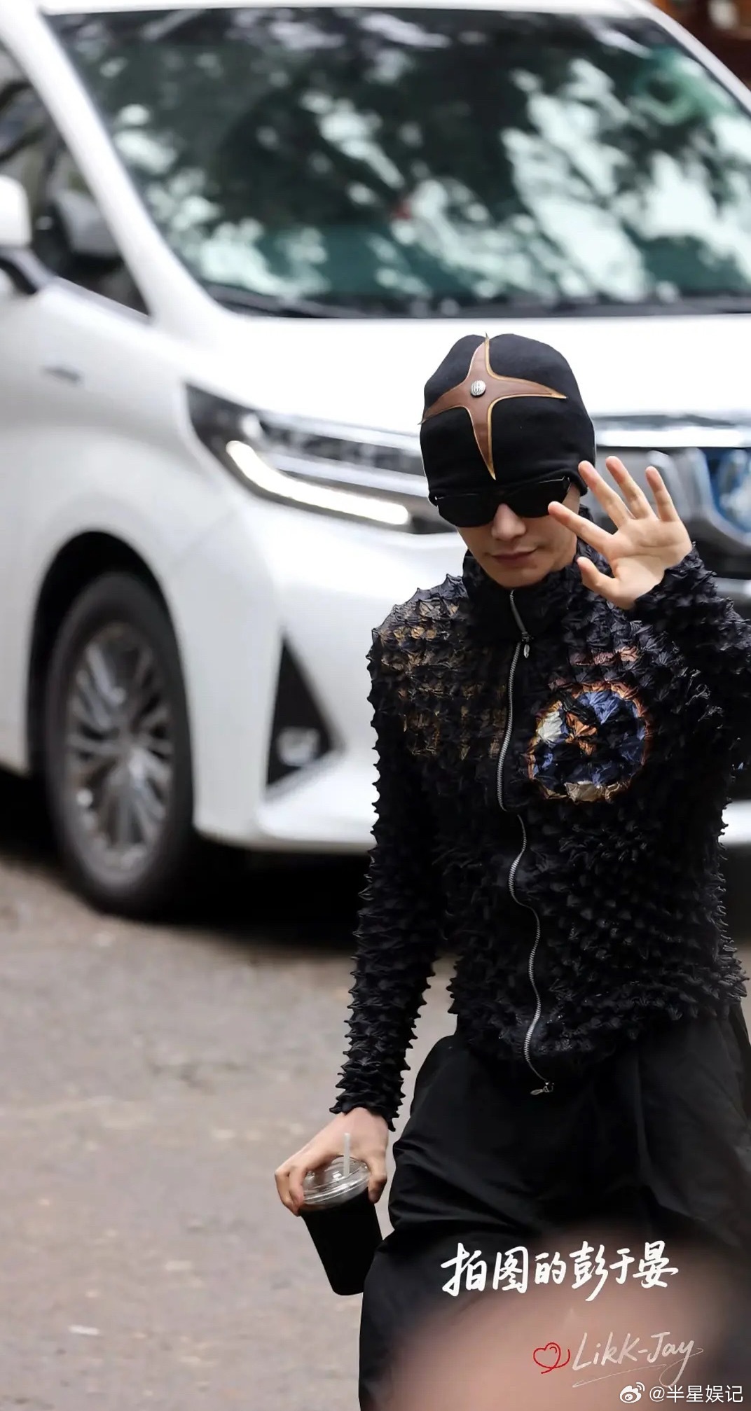 丁禹兮也开始横店时装周了，着实看不懂啊