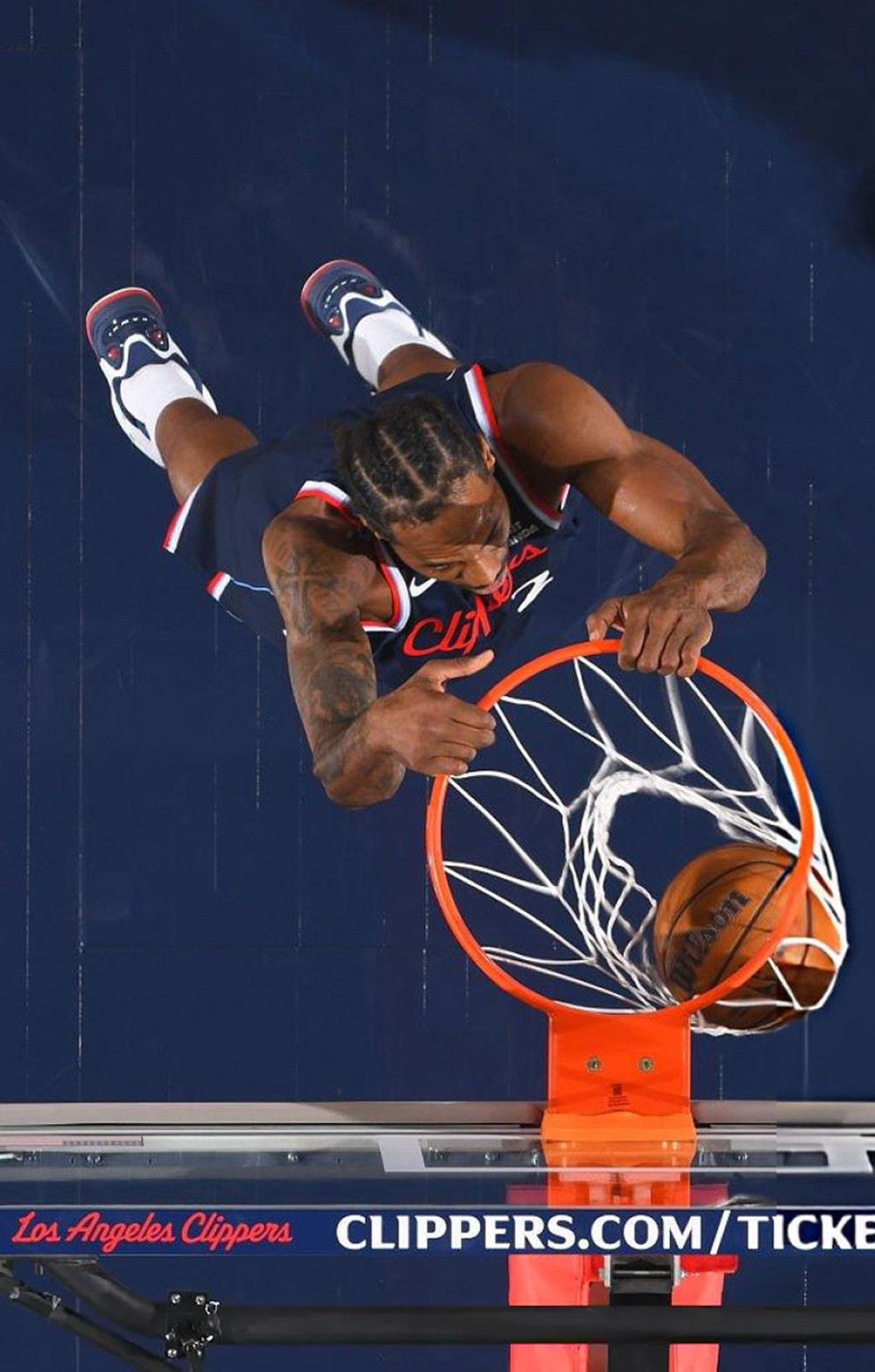 科怀·伦纳德·NewBalanceKAWHI4比赛还没结束估计不上了吧