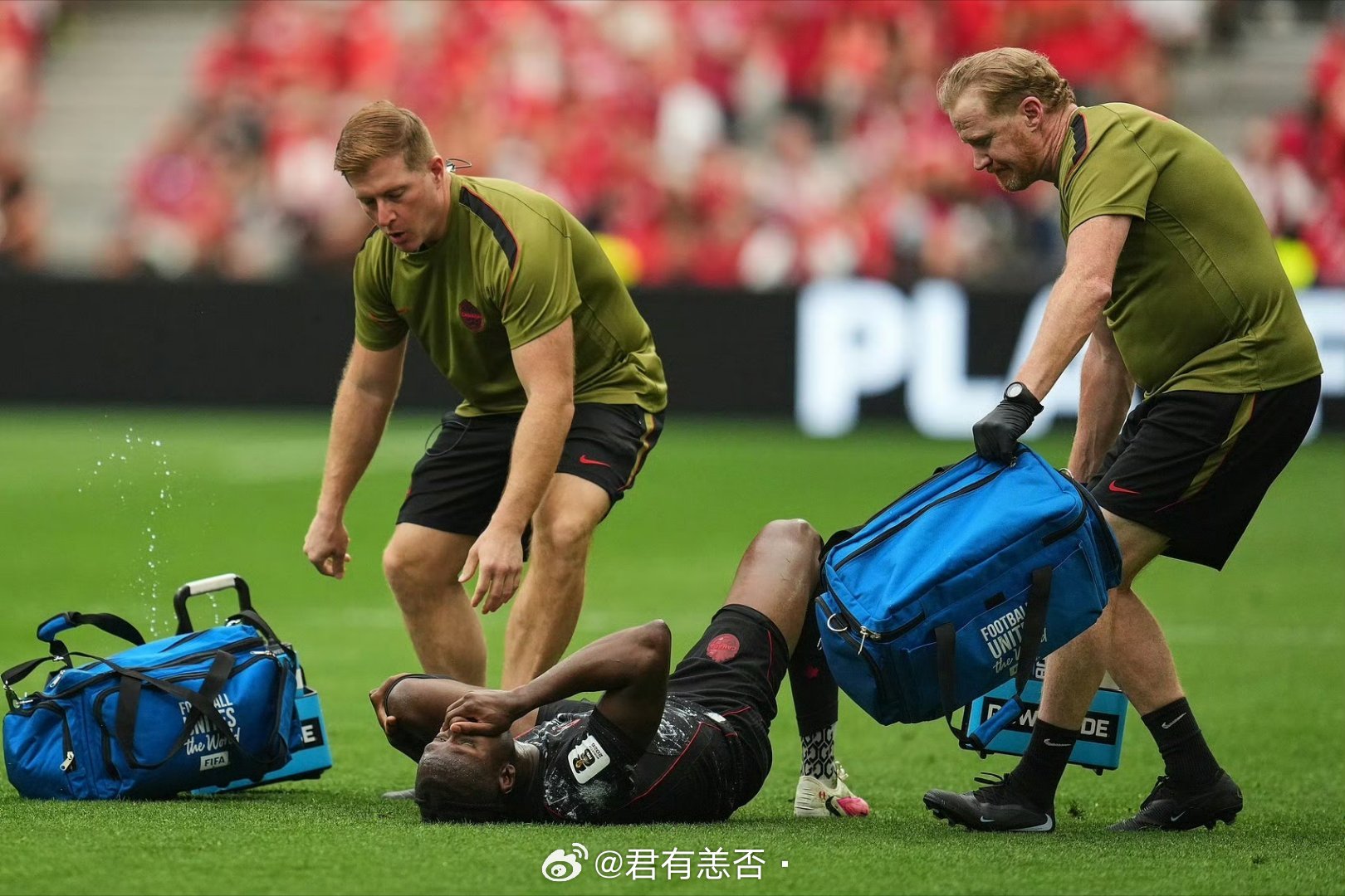 卡塔尔这种垃圾球队在世界杯上的表现简直是让人发指！23号马迪博对加拿大队8号科内