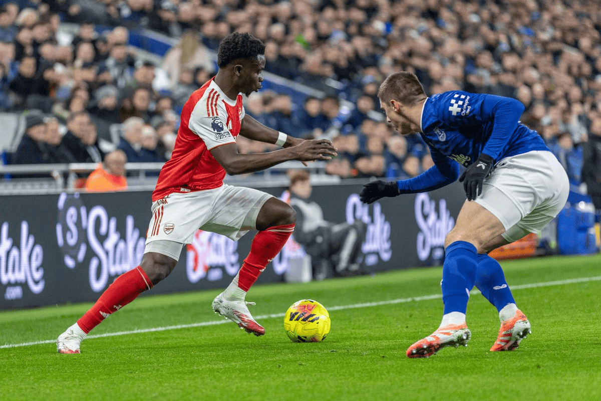 萨卡vs埃弗顿全场数据: 射门4射正1, 关键传球1, 过人成功4