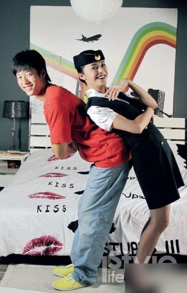 我们骂了凌潇肃15年，原来他才是受害者。拍《潜伏》时，姚晨半夜喝多了去敲孙