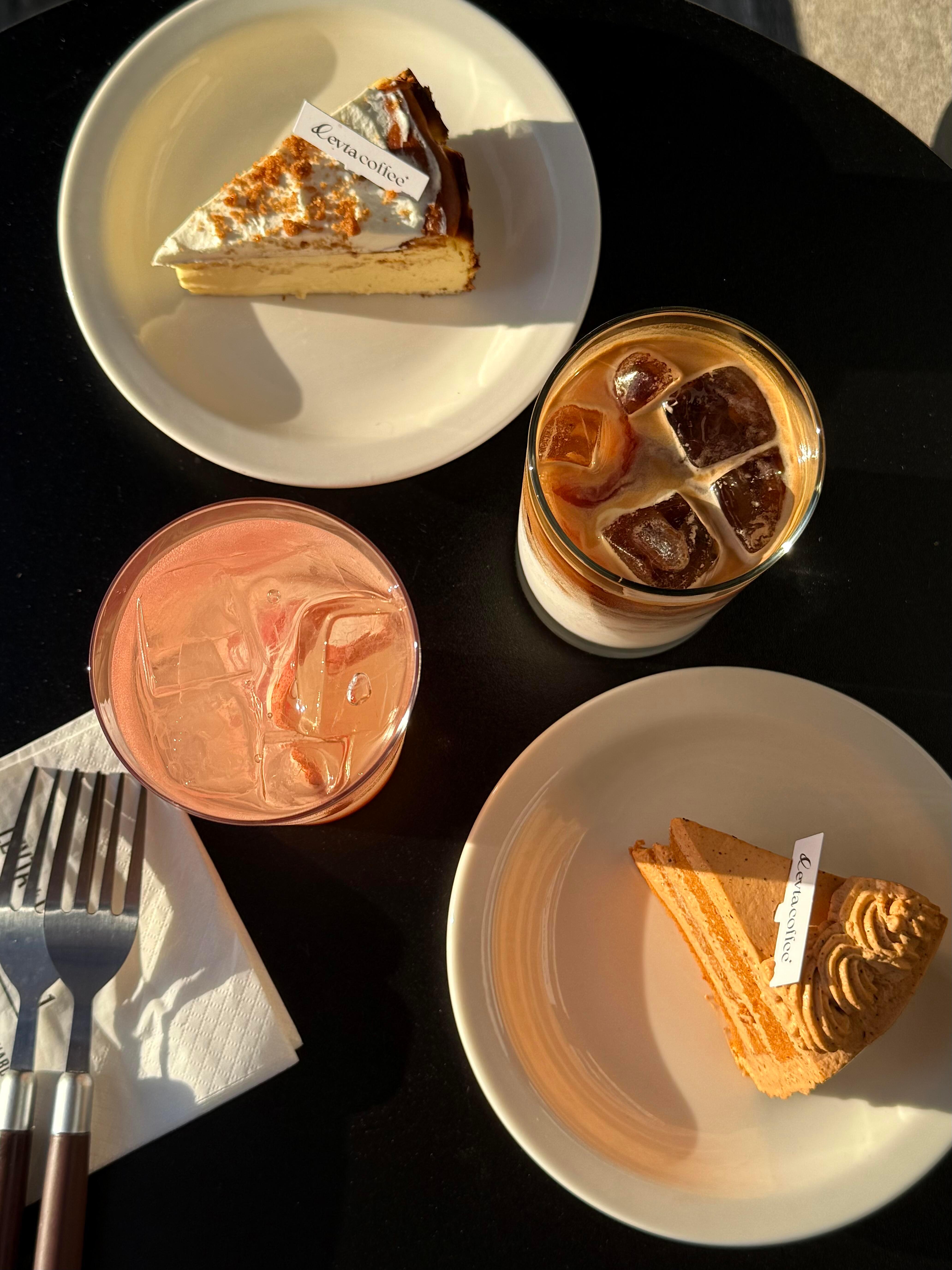 超级chill的一天⑉•ᴗ•⑉☕️🍰和我一起坐坐喝杯咖啡吧～​​​