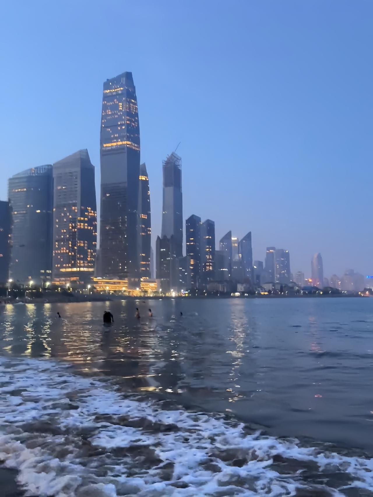 真心觉得：青岛，绝对是北方颜值最出众的城市之一走遍北方大大小小好几座滨海城市，