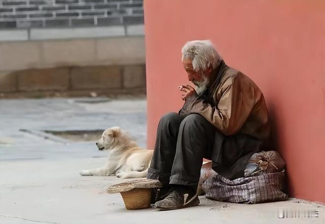 河北石家庄，独生女在父母离婚后，得知父亲脑梗生活不能自理，认为是父亲和姑姑在合起