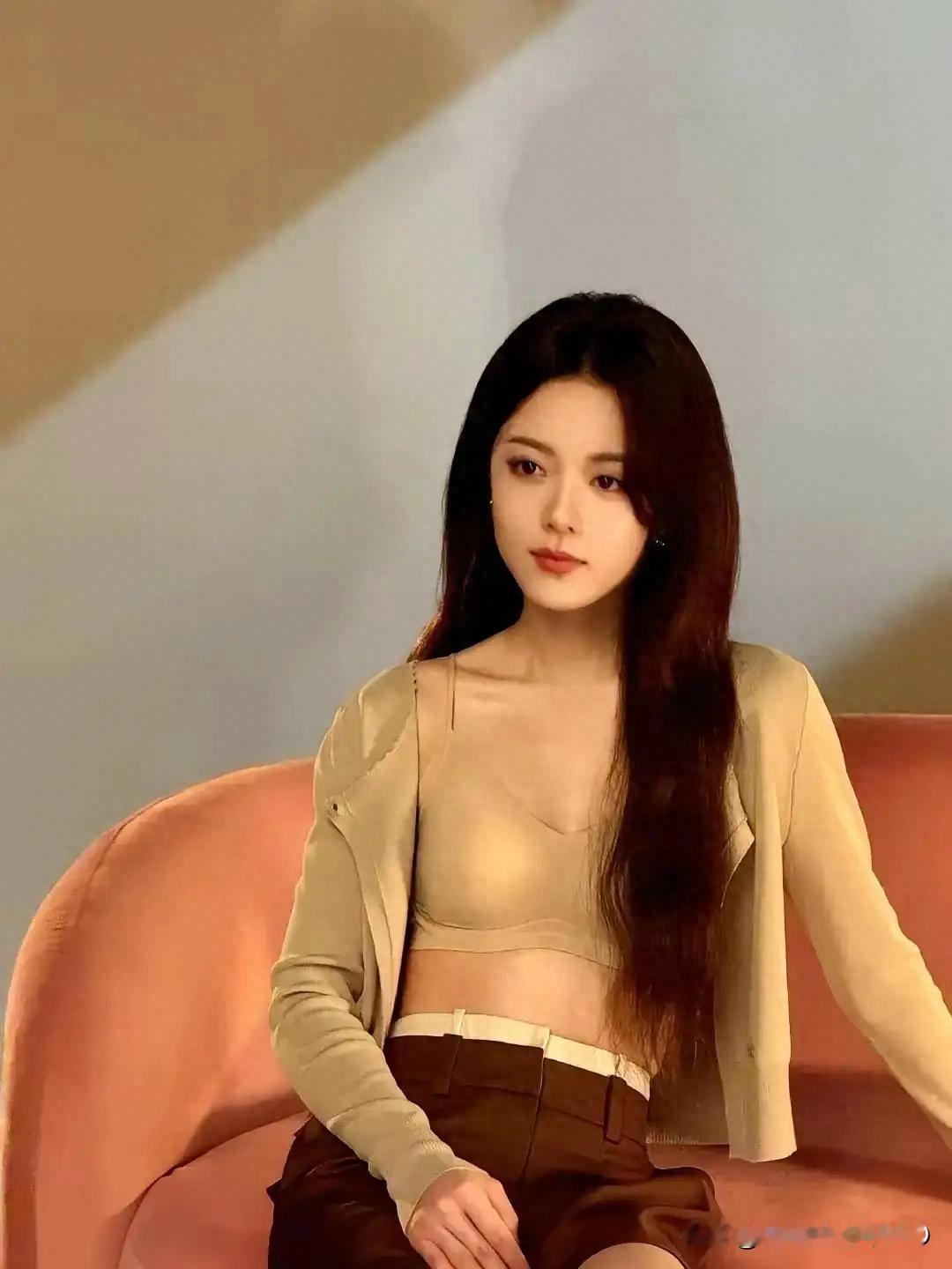 赵今麦魅力感越来越好