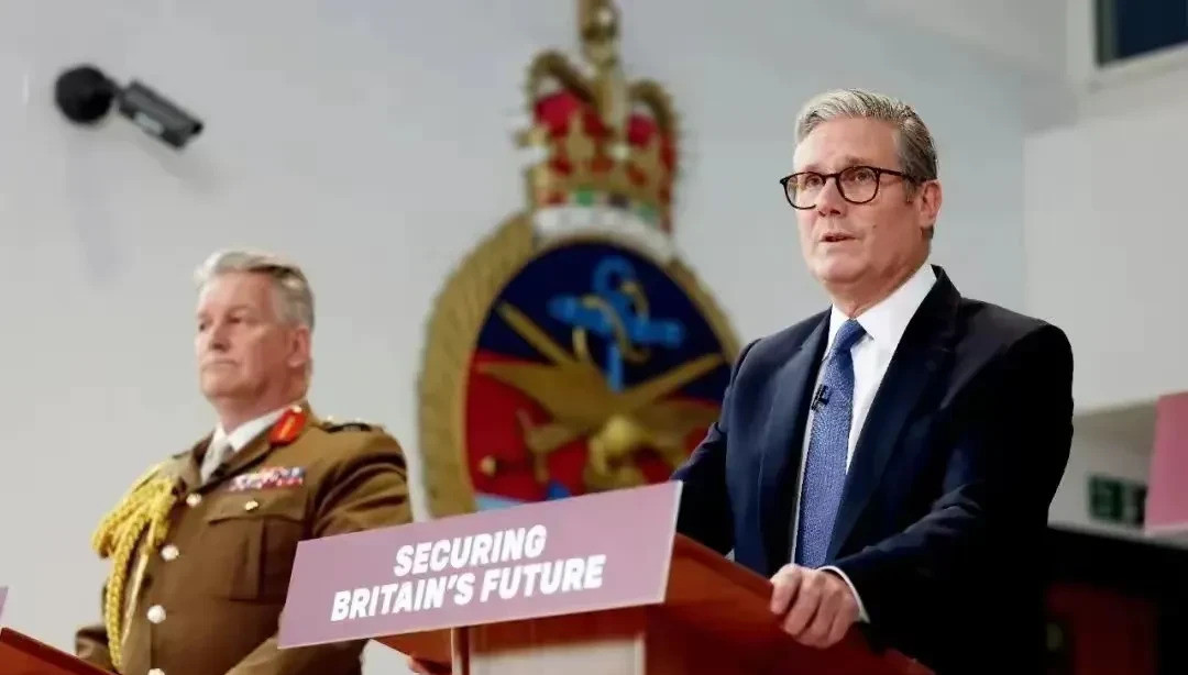 玩命了！英国要跟俄罗斯打仗！真是活久见！英国国防大臣约翰