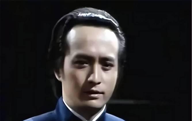 曾是风光无限的“官二代”，武功高强。谁能想到，这人最后竟沦落到这般下场。他勾