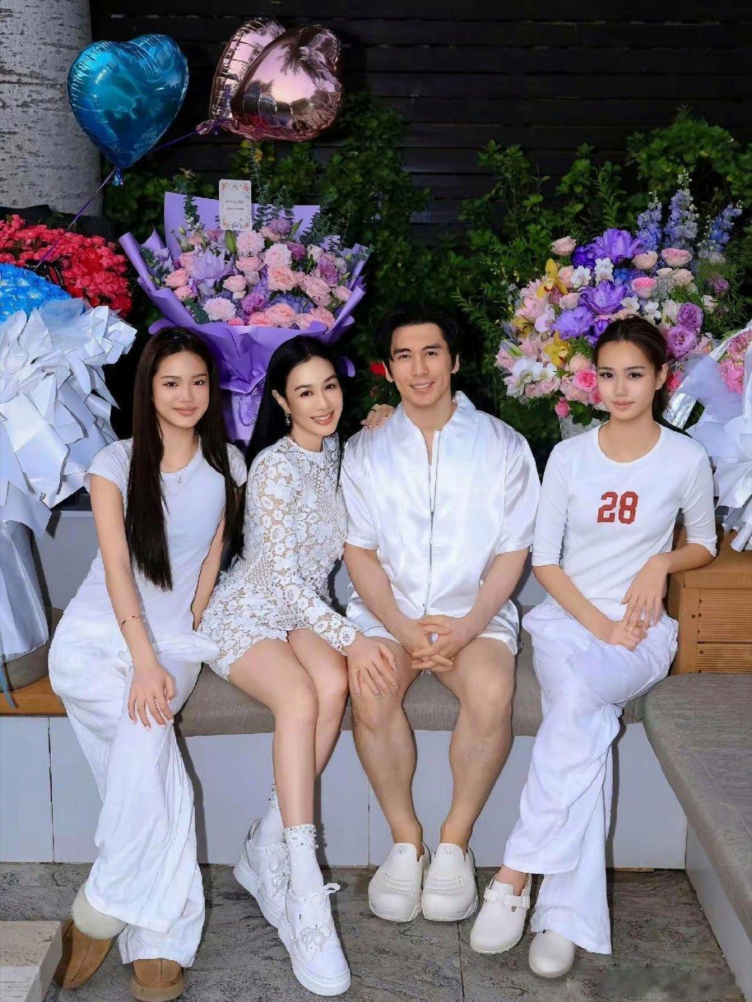 56岁的钟丽缇晒生日照，二女儿Jaden从波士顿专程回国，一家人后院露营庆生。别