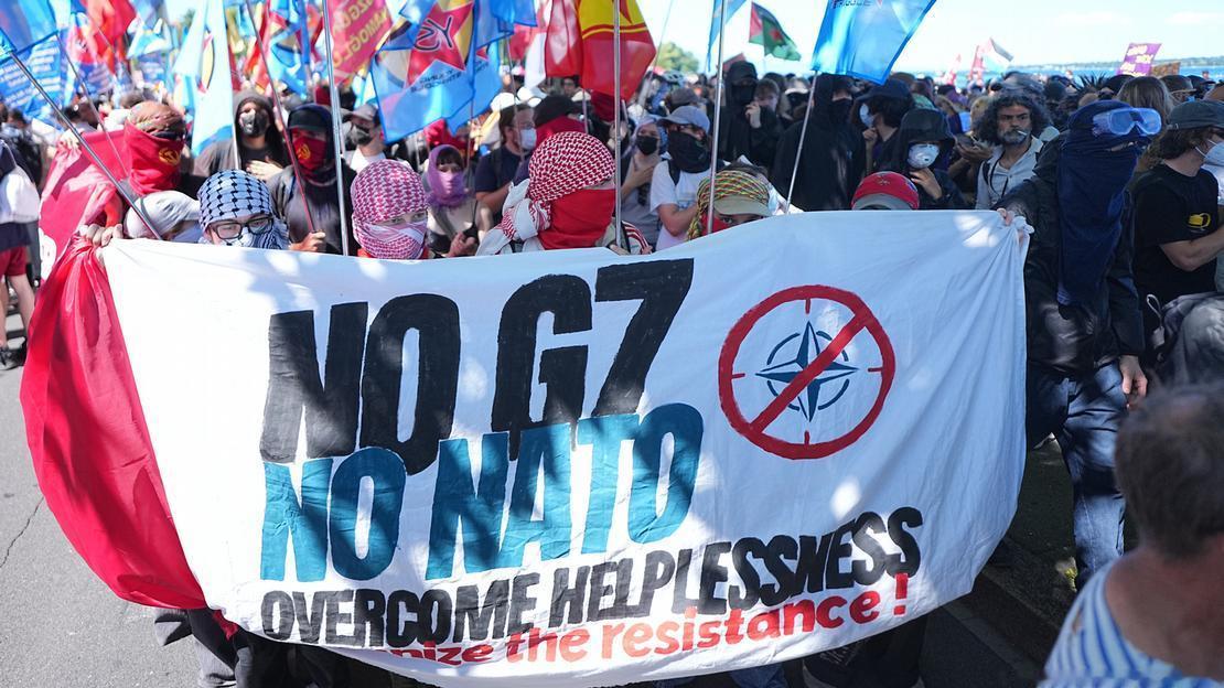 G7峰会这两天在法国开了，但最有意思的事，全在会場外面。6月15日，G7峰会