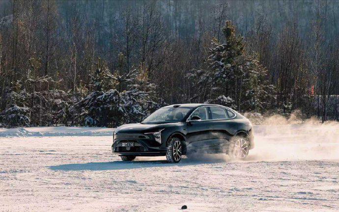 中国新能源市场上，评价一个汽车品牌有没有站稳，有两个关键指标。第一，月销过万；