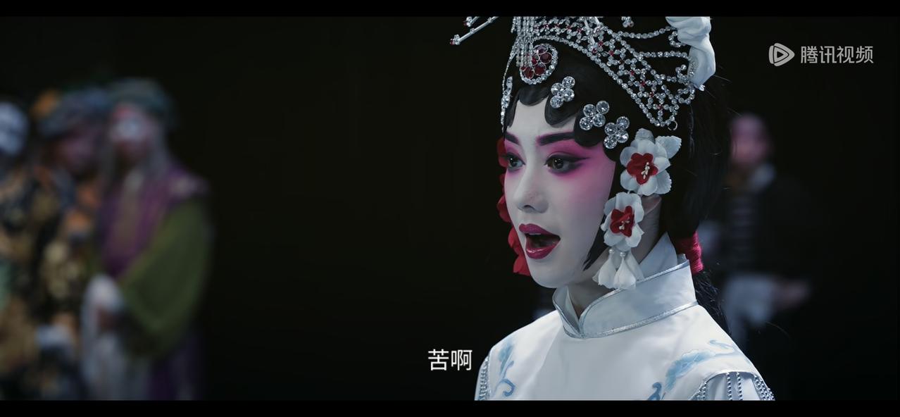 《主角》龚丽丽在台上忙活半天，不如易青娥唱一句，还只唱一个字，就连挑剔的李大师都