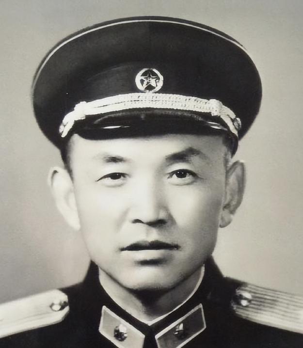 1951年，140师参谋长黎原因为打仗太厉害，资历却不够，军长为了提拔他，接连调