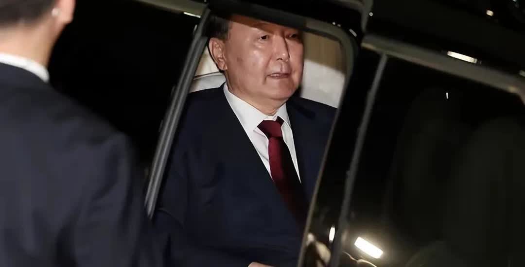 7月14日，内乱特检组特检助理朴智英在新闻发布会上表示：犯罪嫌疑人尹锡悦没有按照