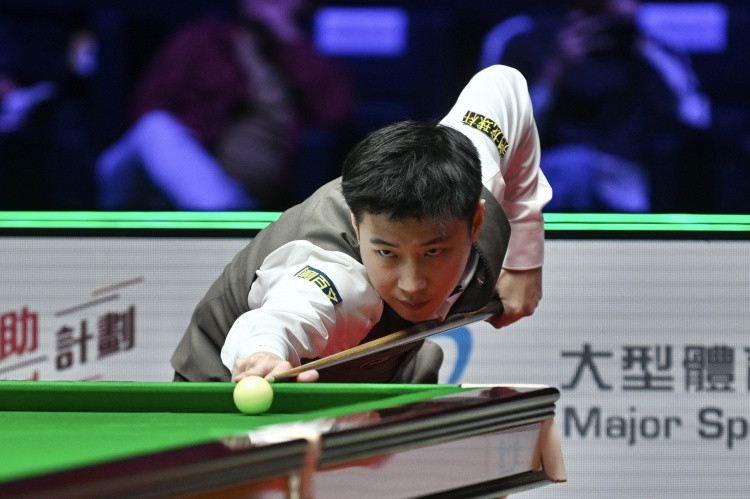 绝地逆转! 赵心童先丢赛点连胜四局, 6-5战胜斯莱塞晋级锦标赛8强