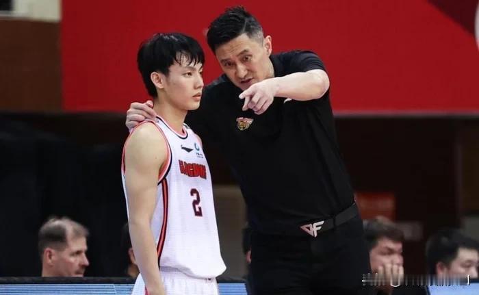 徐杰三分9投7中，三分能力太准了，不符合国家队选材标准？到现在为止，我也一直在