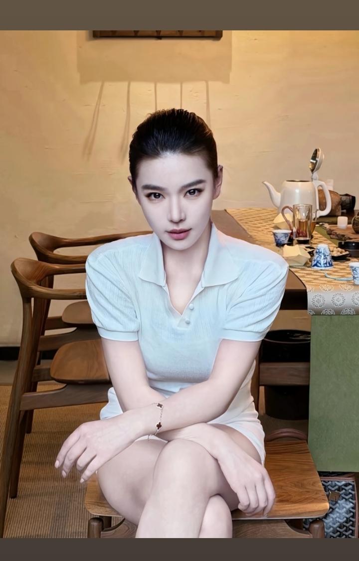 谁许你天上人间，谁同你恨海情天。爱你永远。