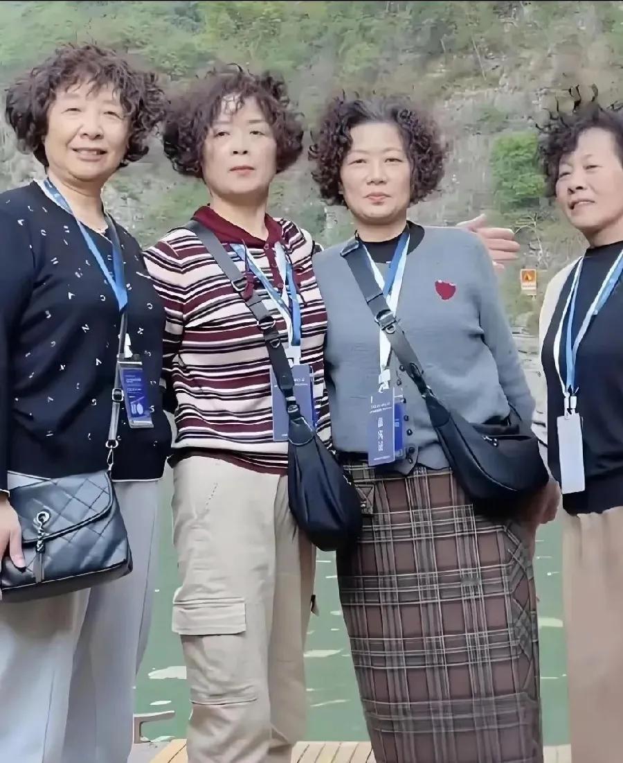 中国大妈怎么就处处不对了？最近总刷到说大妈这不好那不好的，一会儿笑丝巾拍照