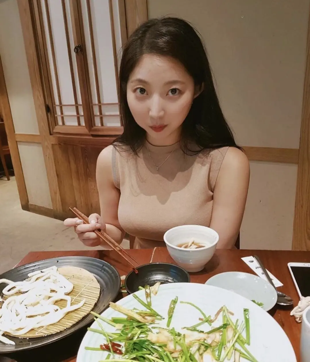 微胖女生穿搭  第三视角ootd 街拍美女 ootd穿搭 金妹妹