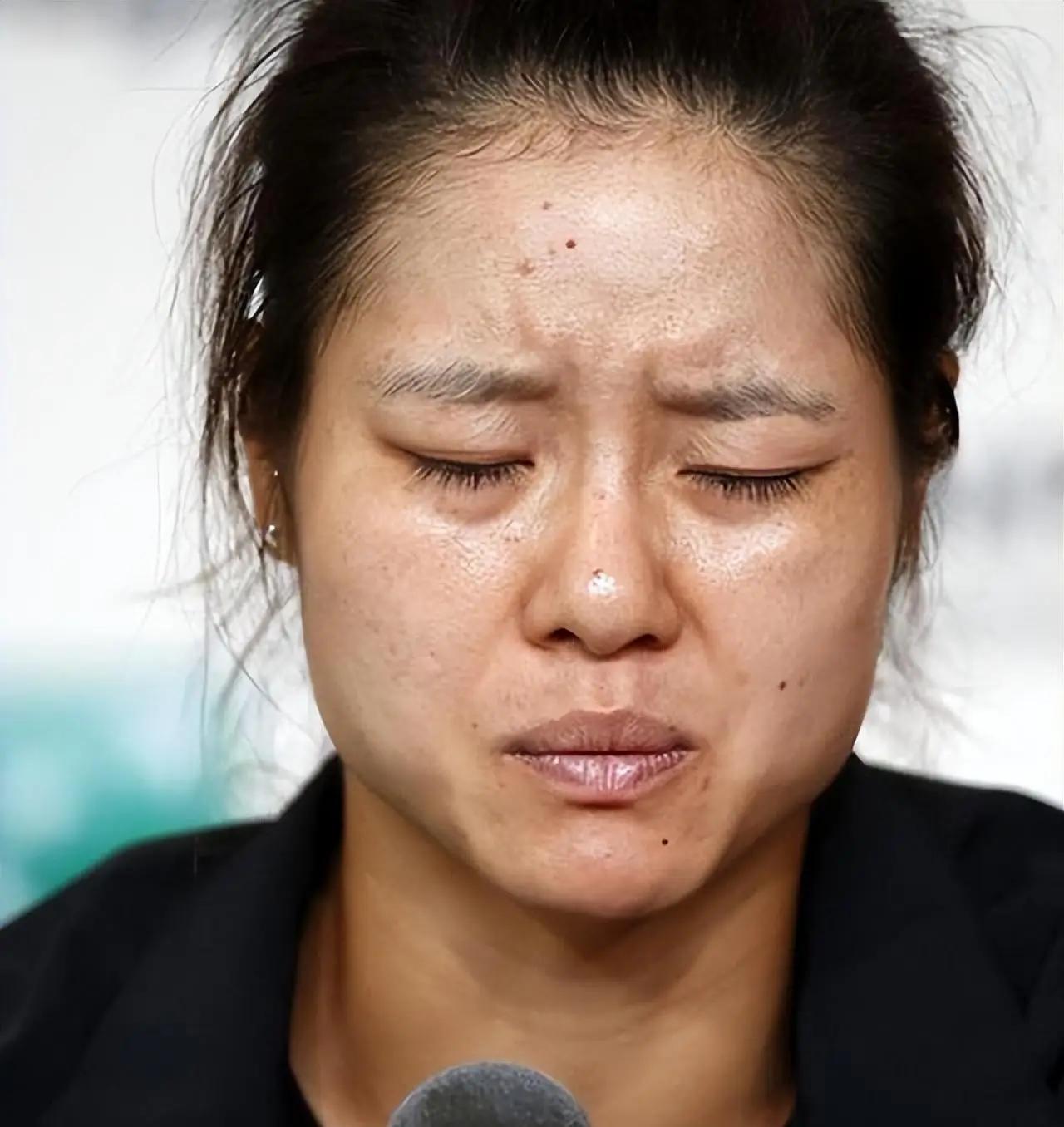 李娜又被推上风口浪尖，有网友发文指责她办网校赚大钱却拒绝接手国家队、不愿意带新人