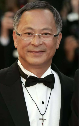 杜琪峰拍电影《PTU》时，没有找刘德华出演。主持人就问他:“刘德华是天王巨星，你