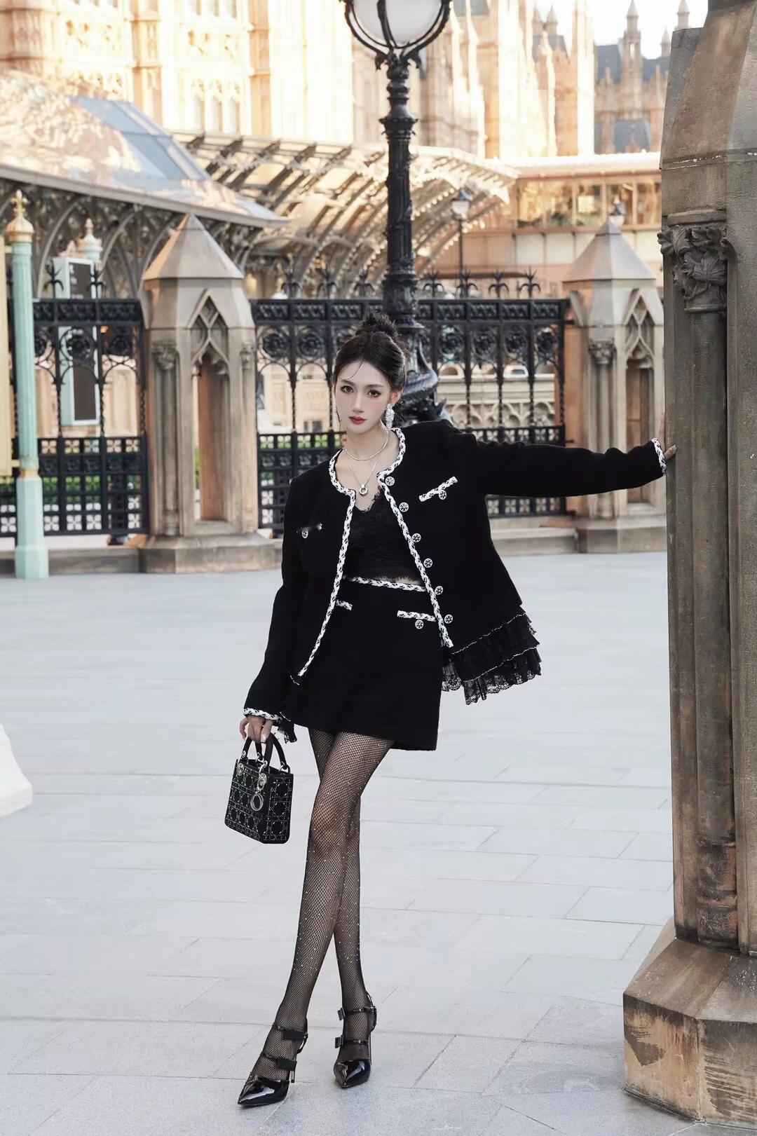 优雅黑裙，复古风情，步履生姿