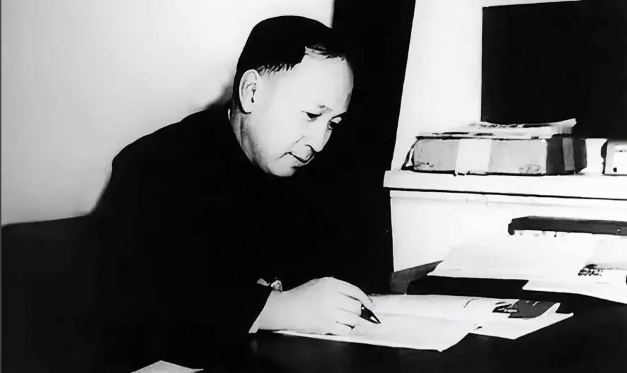 晚年，钱学森整天躺着，不爱说话，也不理人，家人以为他得了老年痴呆，谁知当医生问他