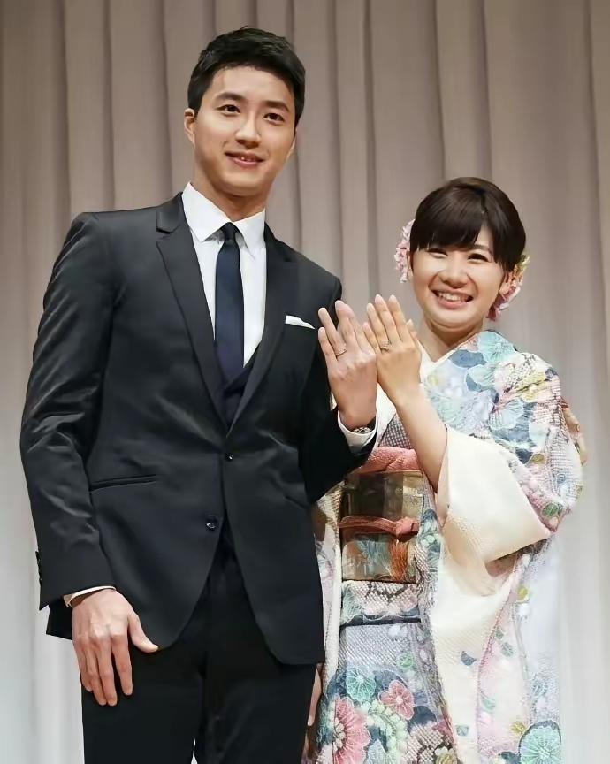 福原爱眼光真好，一眼就挑中了给老婆戴绿帽子的男人。她嫁人之前也不好好打听打听这个